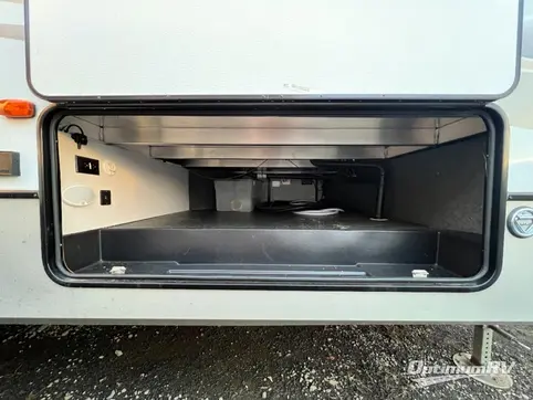 2021 Prime Time Crusader 305RLP RV Photo 4