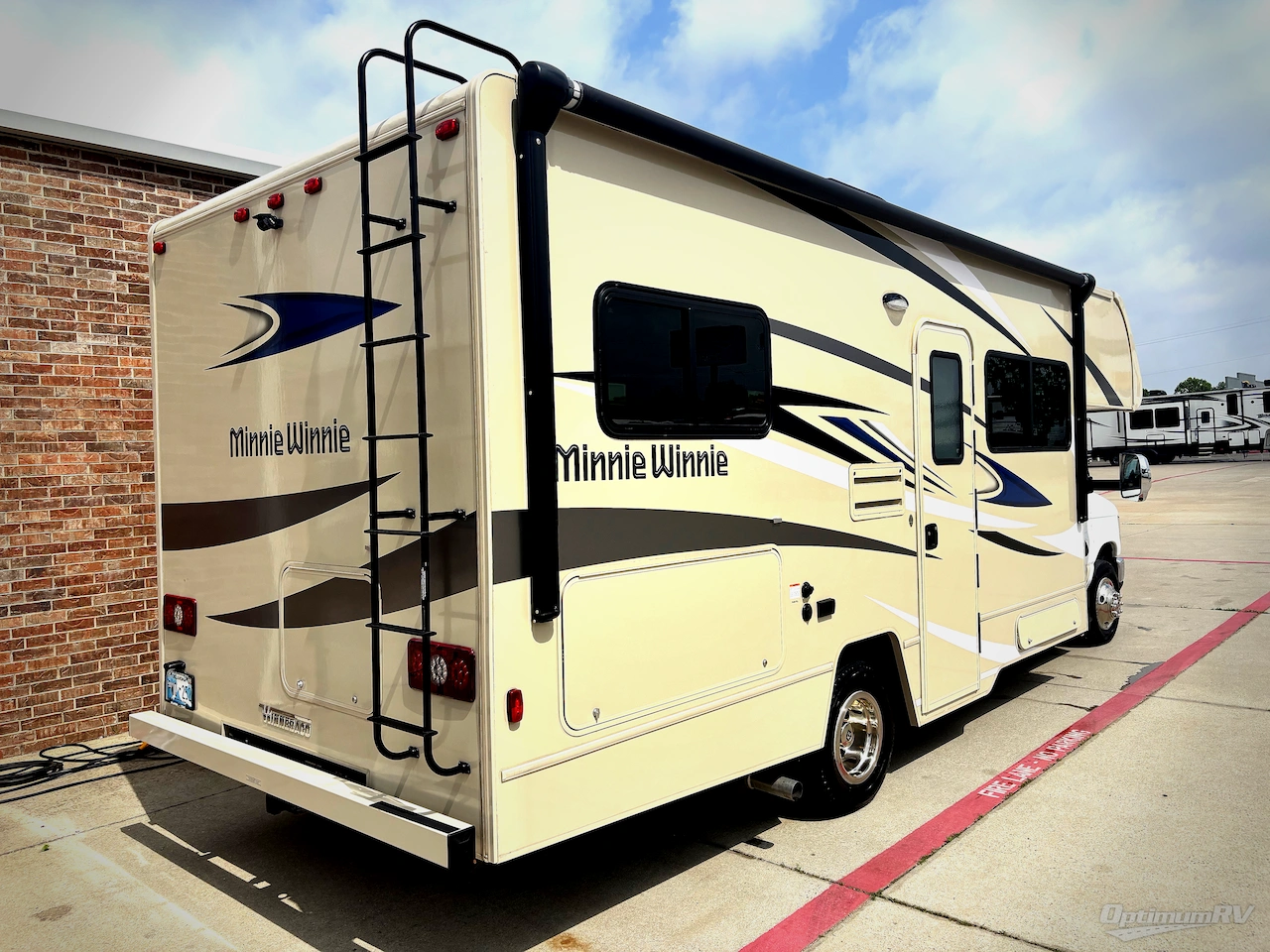 2025 Winnebago Minnie Winnie 25B Photo 2