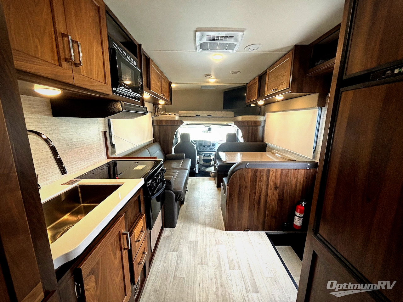 2025 Winnebago Minnie Winnie 25B Photo 5