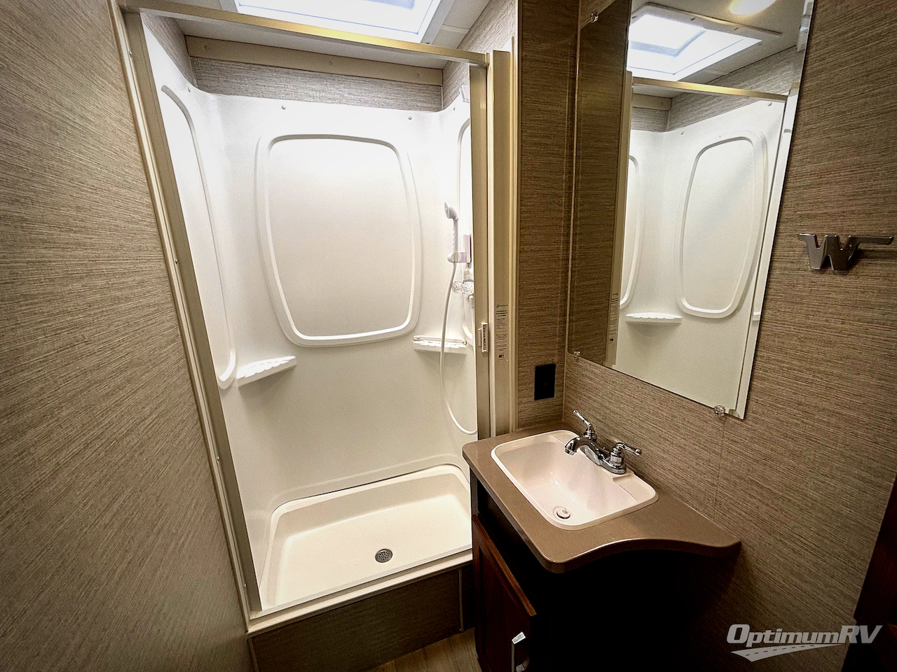 2025 Winnebago Minnie Winnie 25B Photo 10