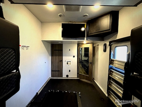 2022 Heartland Road Warrior M375 RV Photo 4