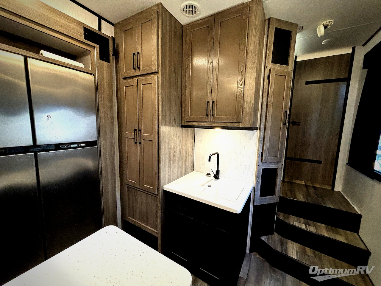 2022 Heartland Road Warrior M375 Photo 13