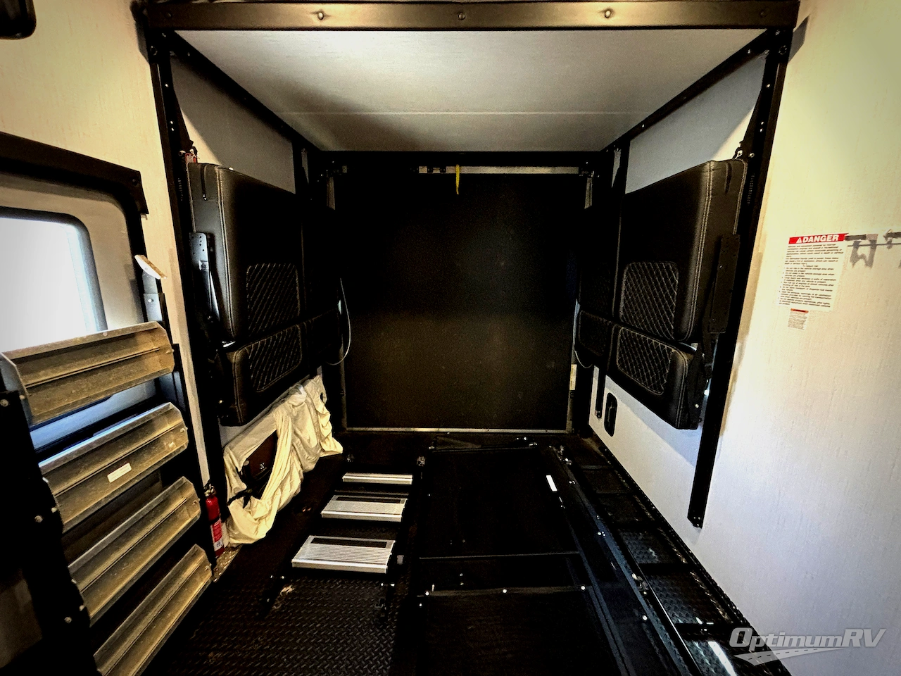 2022 Heartland Road Warrior M375 Photo 18