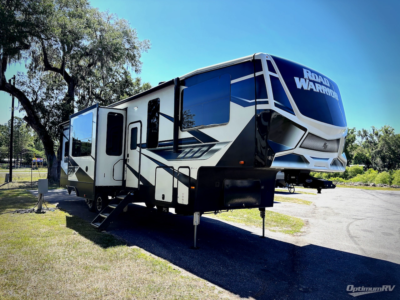 2022 Heartland Road Warrior M375 Photo 1