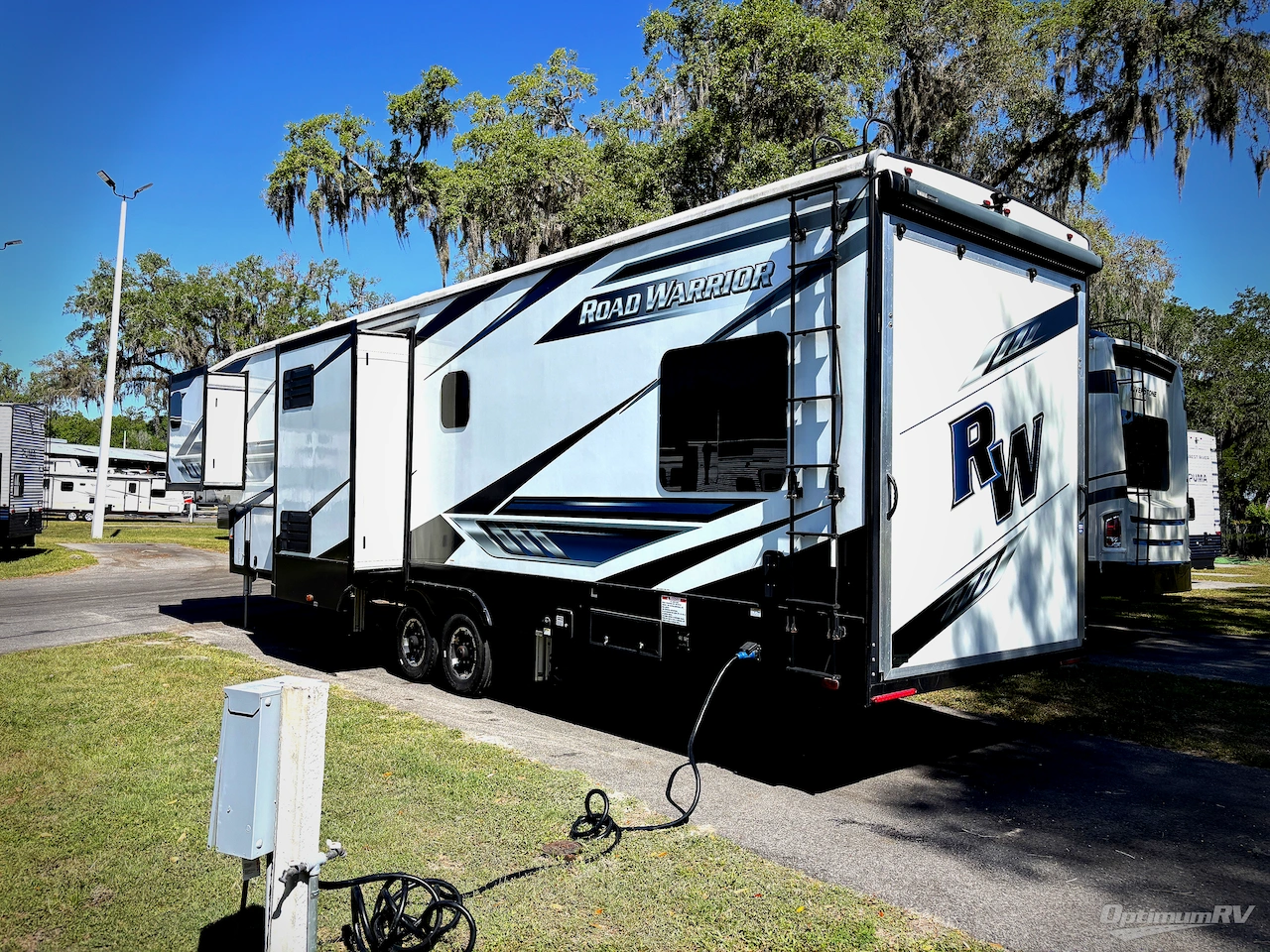 2022 Heartland Road Warrior M375 Photo 3