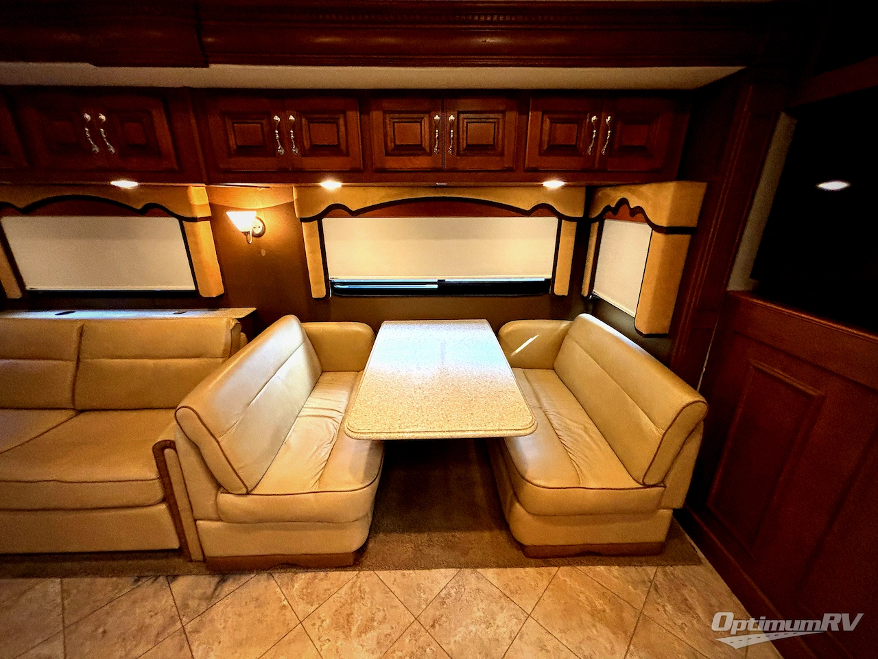 2012 Fleetwood Discovery 36J Photo 11