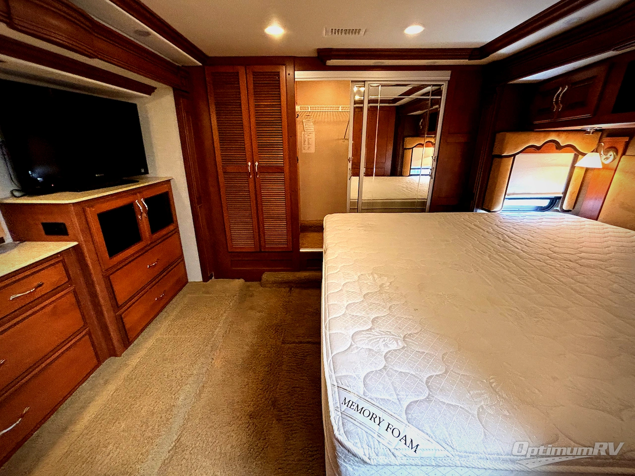 2012 Fleetwood Discovery 36J Photo 20