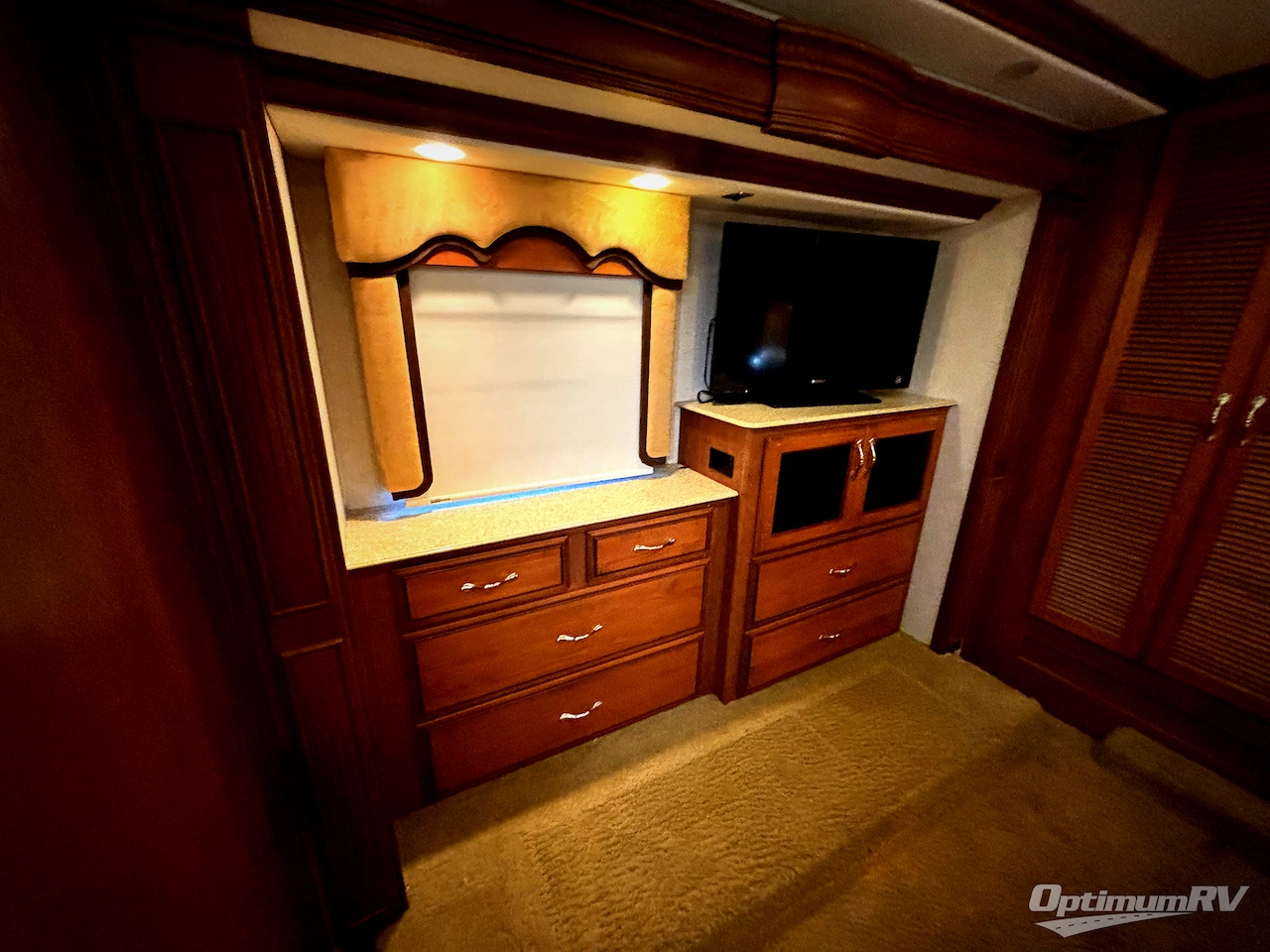 2012 Fleetwood Discovery 36J Photo 22