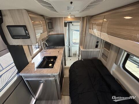 2016 Winnebago Minnie Winnie 27Q RV Photo 3