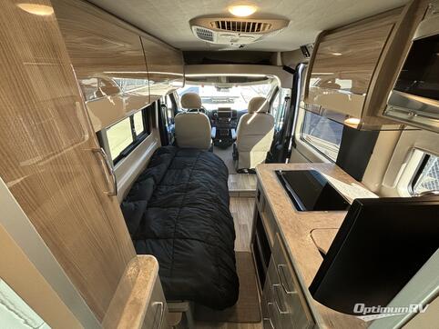 2016 Winnebago Minnie Winnie 27Q RV Photo 4