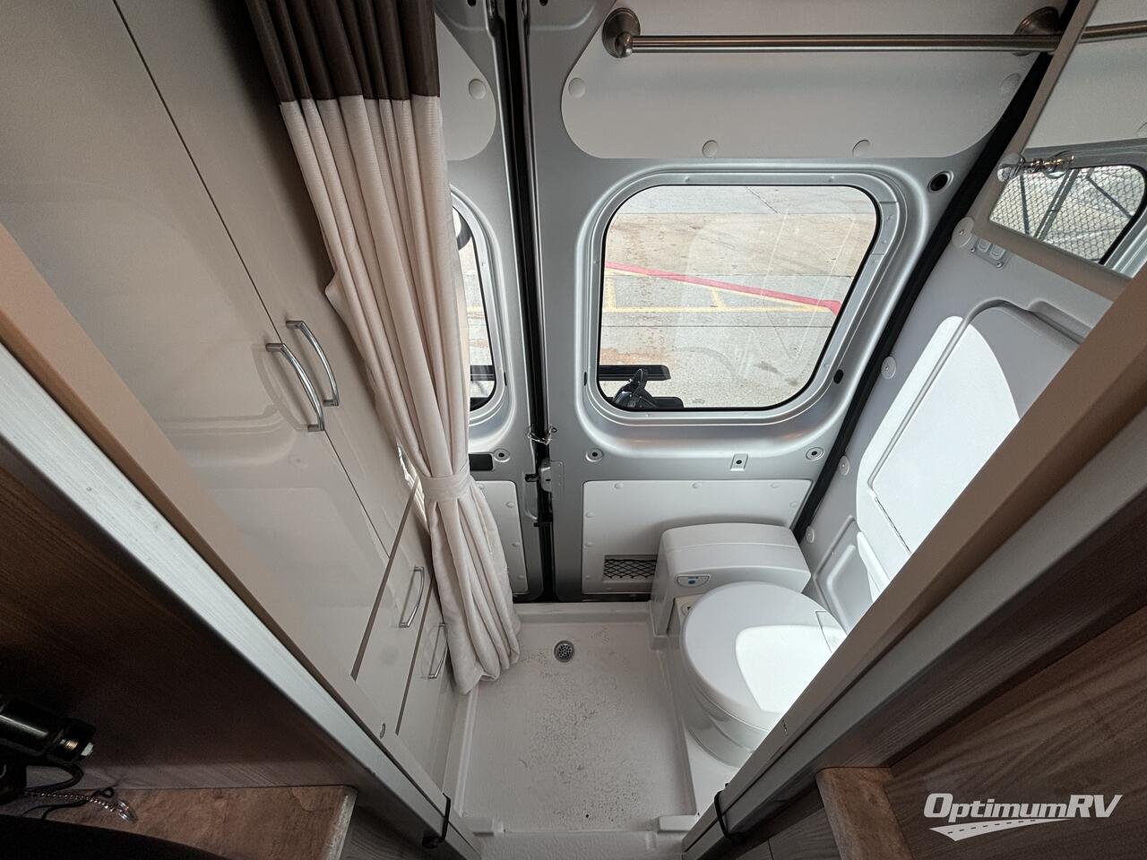 2016 Winnebago Minnie Winnie 27Q Photo 8