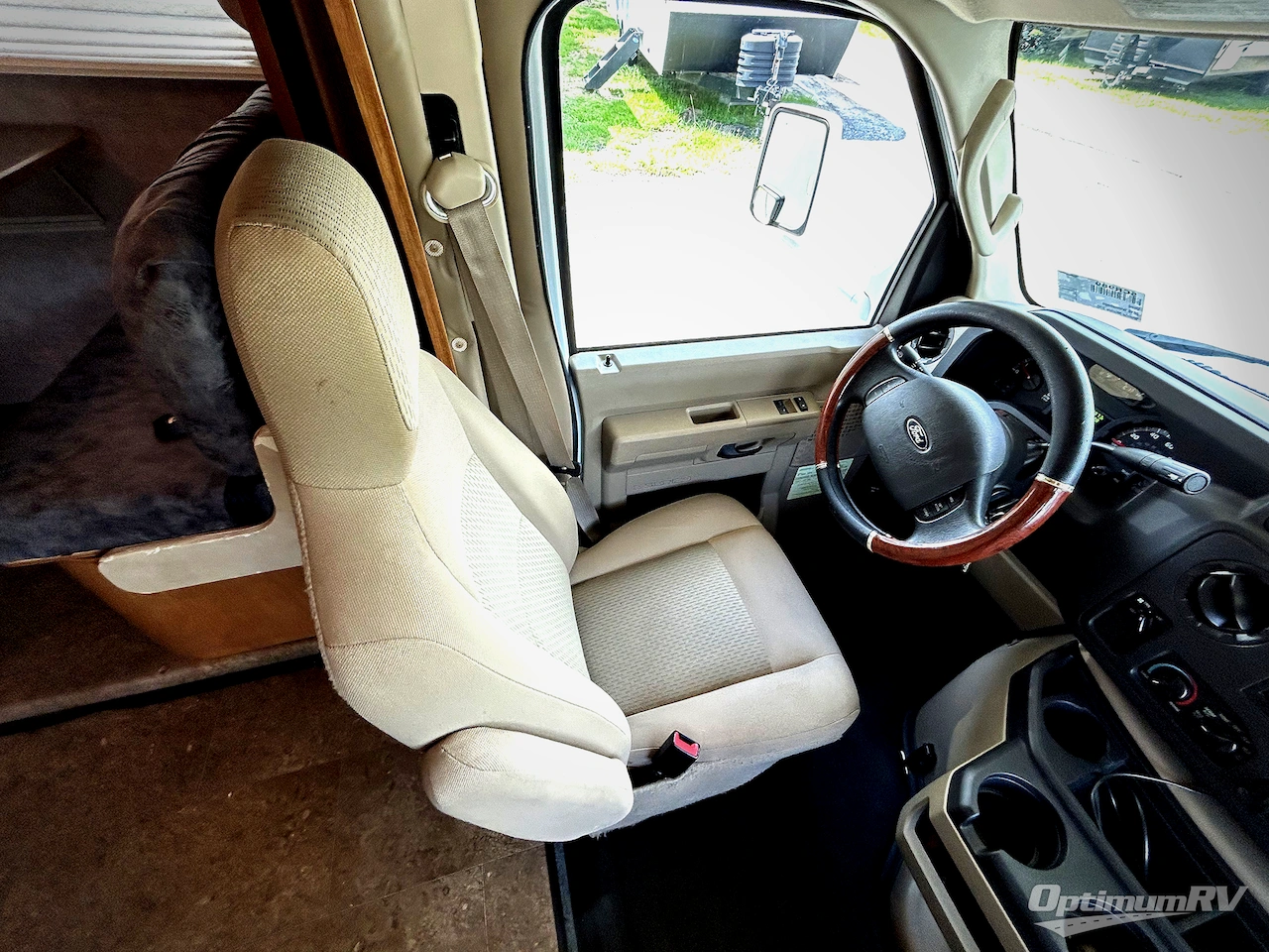 2016 Winnebago Minnie Winnie 27Q Photo 7