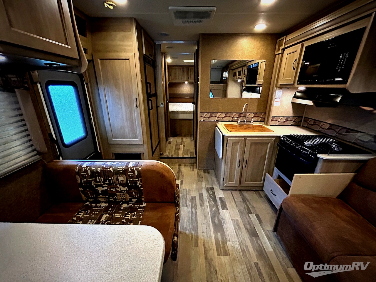 2015 Coachmen Freelander 29KS Ford 450 Photo 4