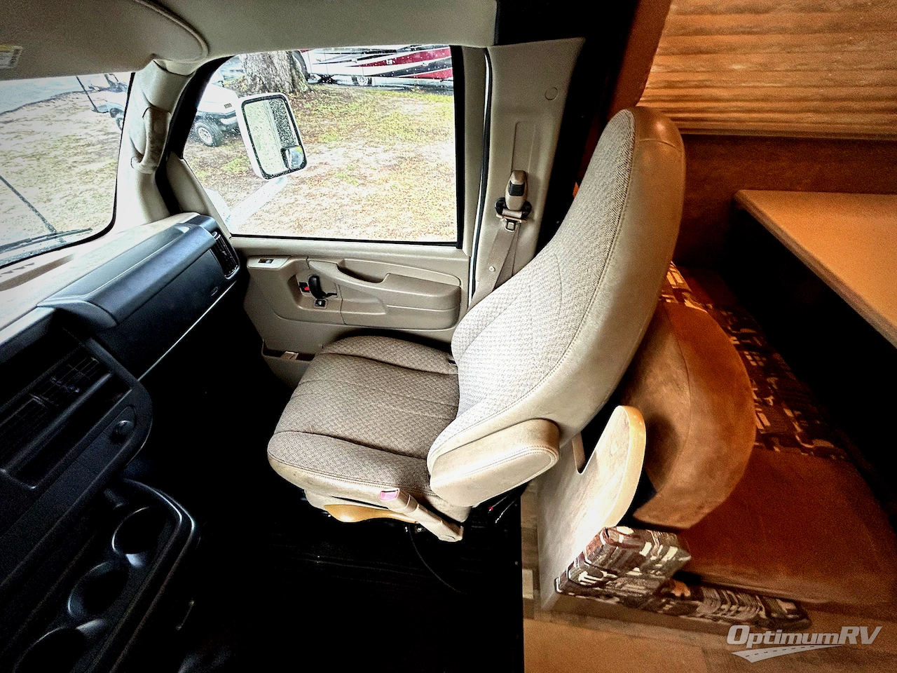 2015 Coachmen Freelander 29KS Ford 450 Photo 9