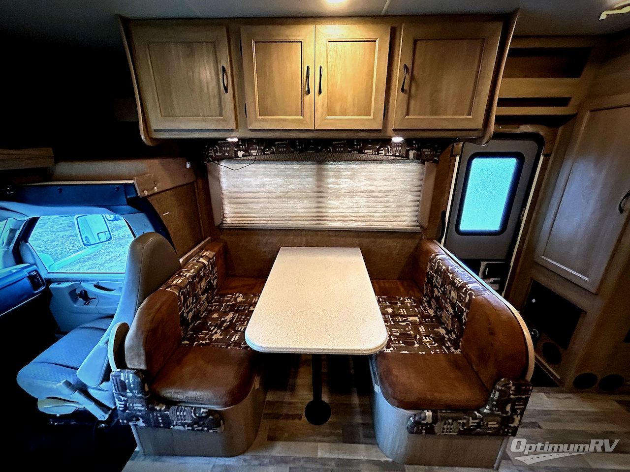 2015 Coachmen Freelander 29KS Ford 450 Photo 13