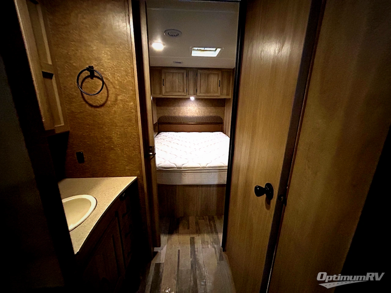 2015 Coachmen Freelander 29KS Ford 450 Photo 17