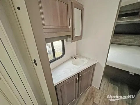 2022 Keystone Cougar Half-Ton 25RDS RV Photo 4