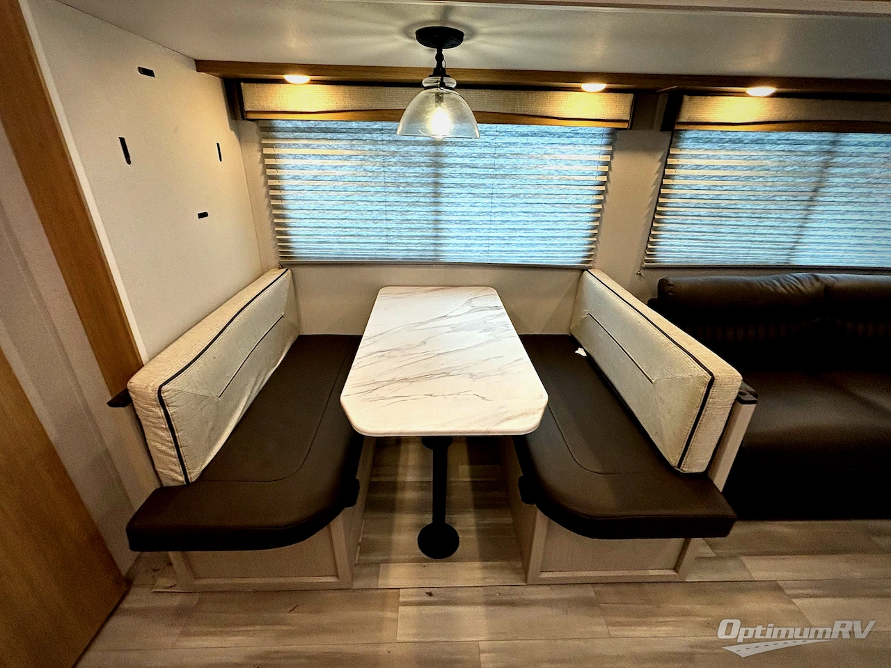 2025 Cruiser Embrace EL32BH Photo 11