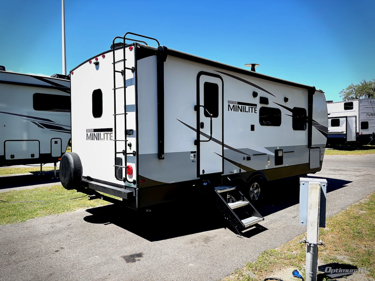 2023 Forest River Rockwood Mini Lite 2511S Photo 2