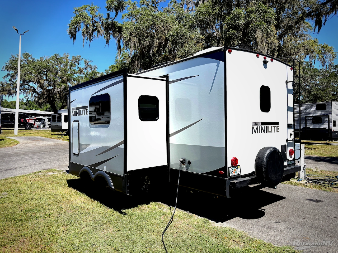 2023 Forest River Rockwood Mini Lite 2511S Photo 3