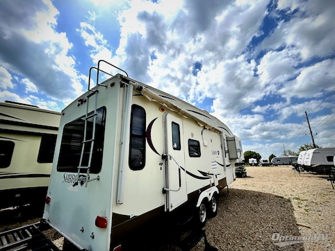 2014 Palomino Sabre Silhouette 281RLDS RV Photo 2