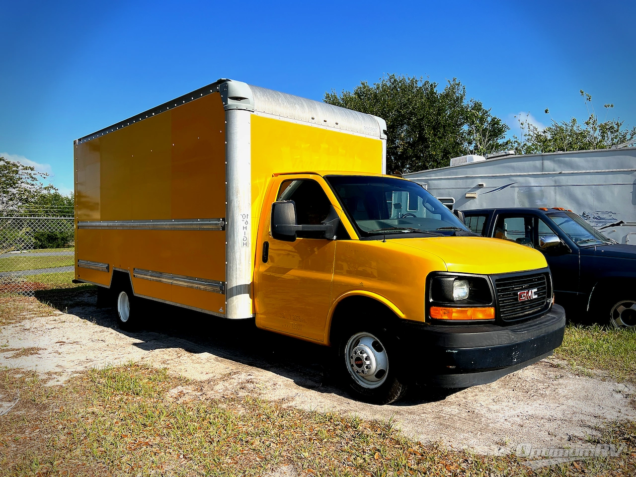 2017 GMC GMC Savana Photo 17
