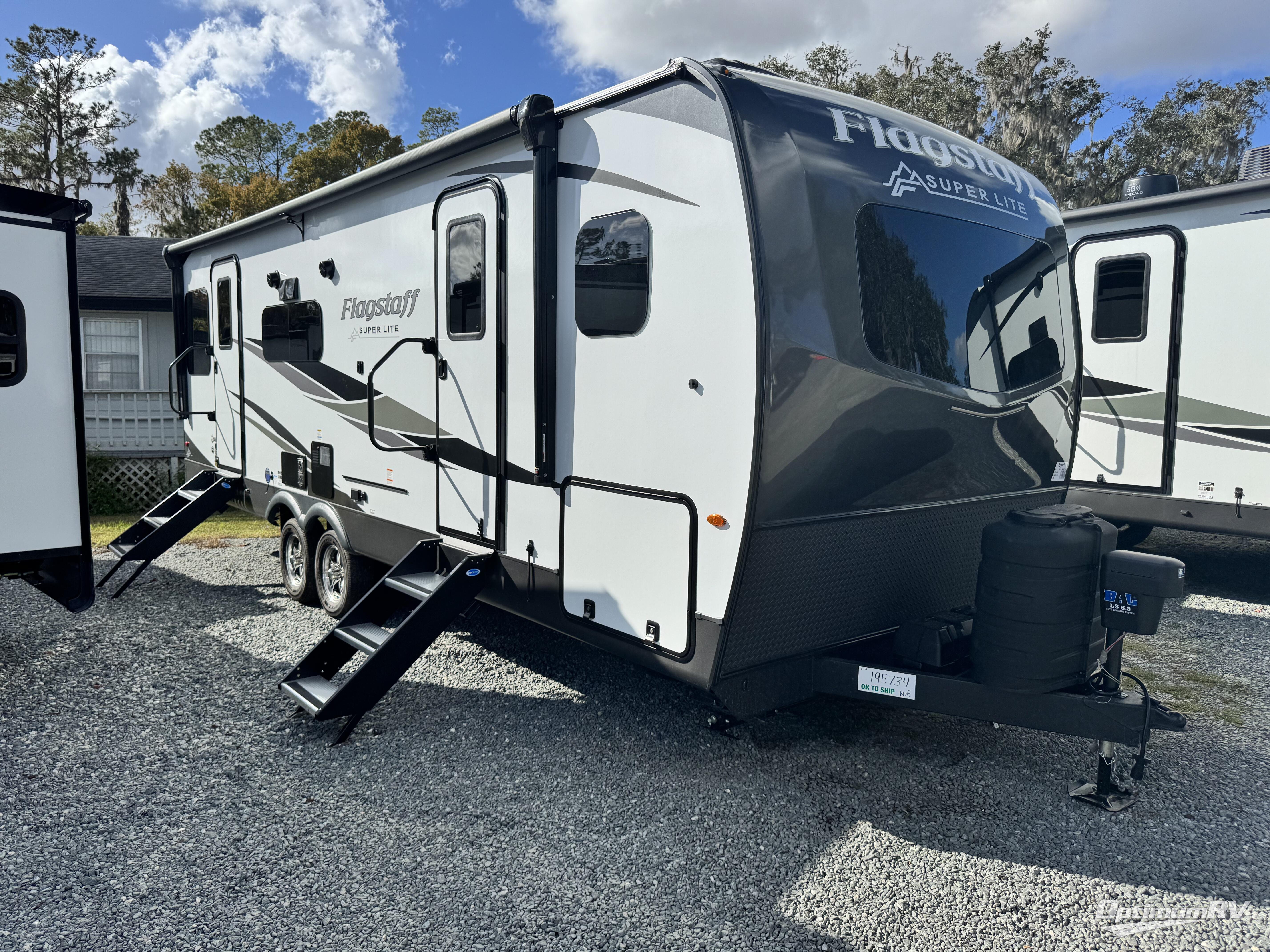 SOLD! - New 2025 Forest River Flagstaff Super Lite 26SRD Travel