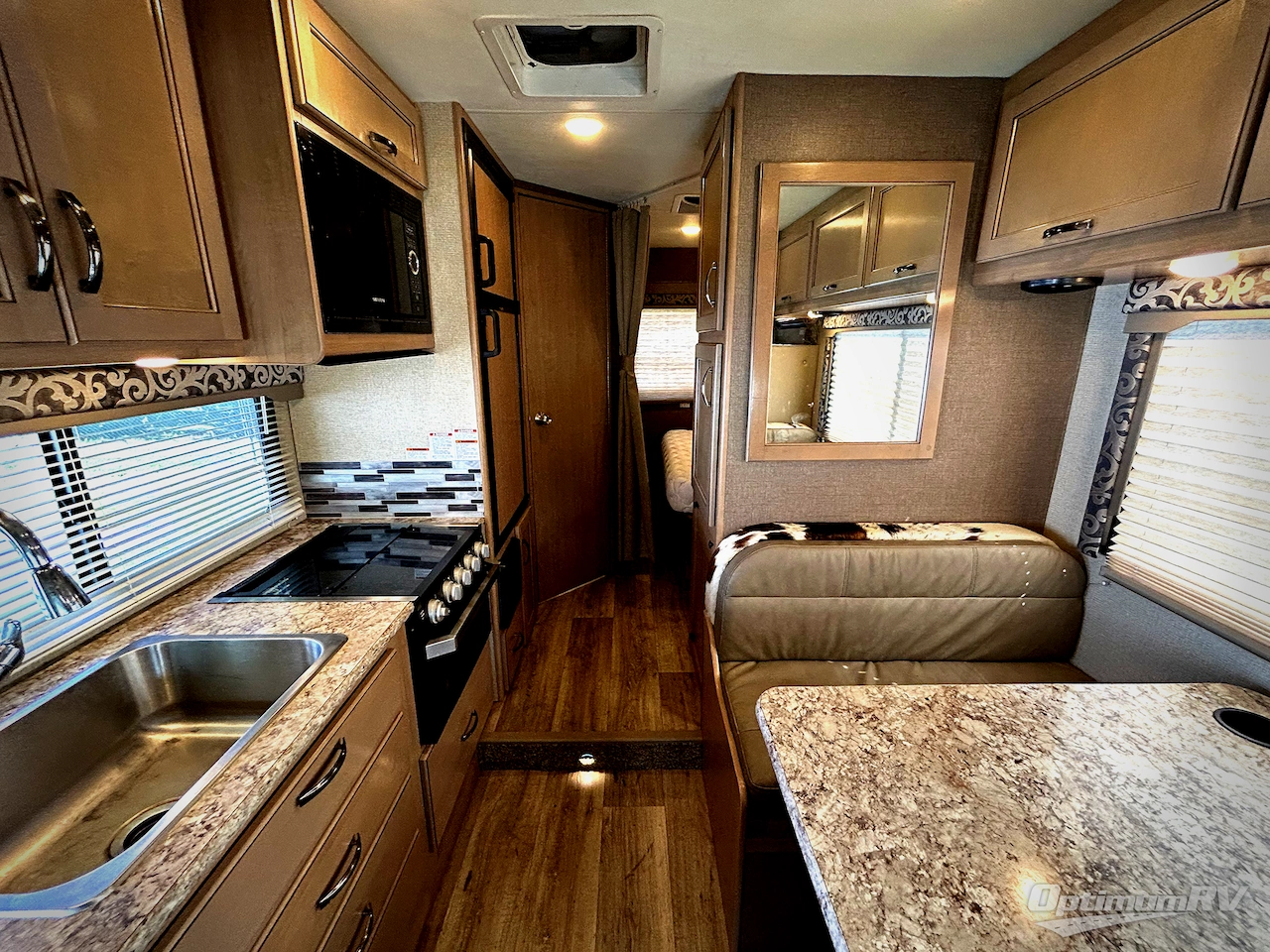 2019 Thor Four Winds 22B Photo 3