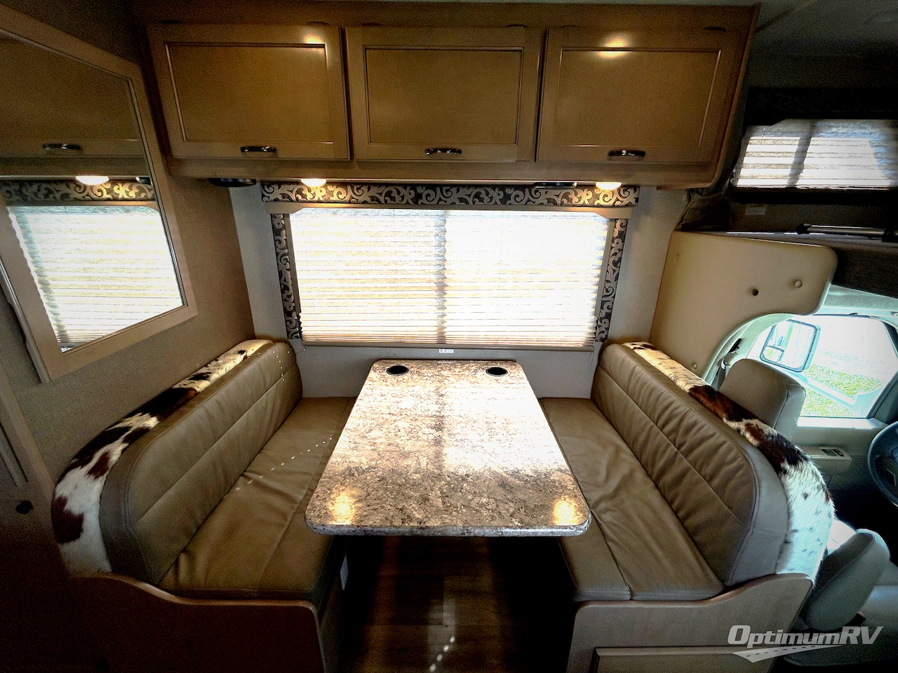 2019 Thor Four Winds 22B Photo 12