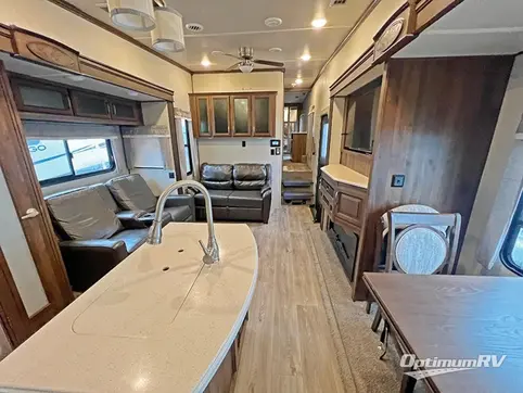 2019 Palomino Columbus F297RK RV Photo 2