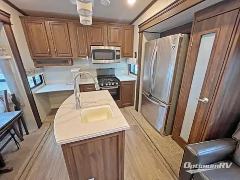 2019 Palomino Columbus F297RK RV Photo 3