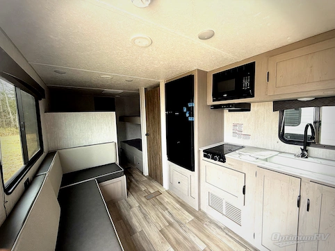 2025 Viking Viking 5K Series 25QBH RV Photo 2