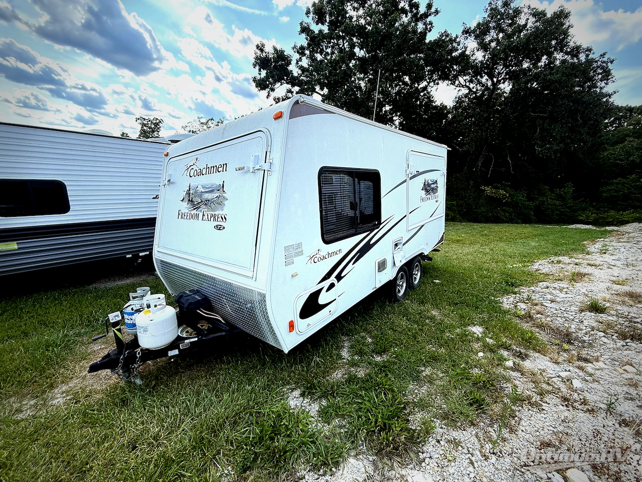 2012 Coachmen Freedom Express LTZ 19SQX Photo 2