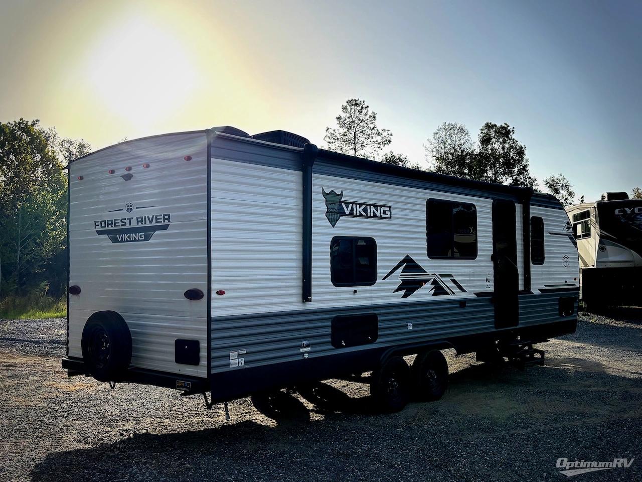 2025 Forest River Viking 5K Series 25QBH Photo 2