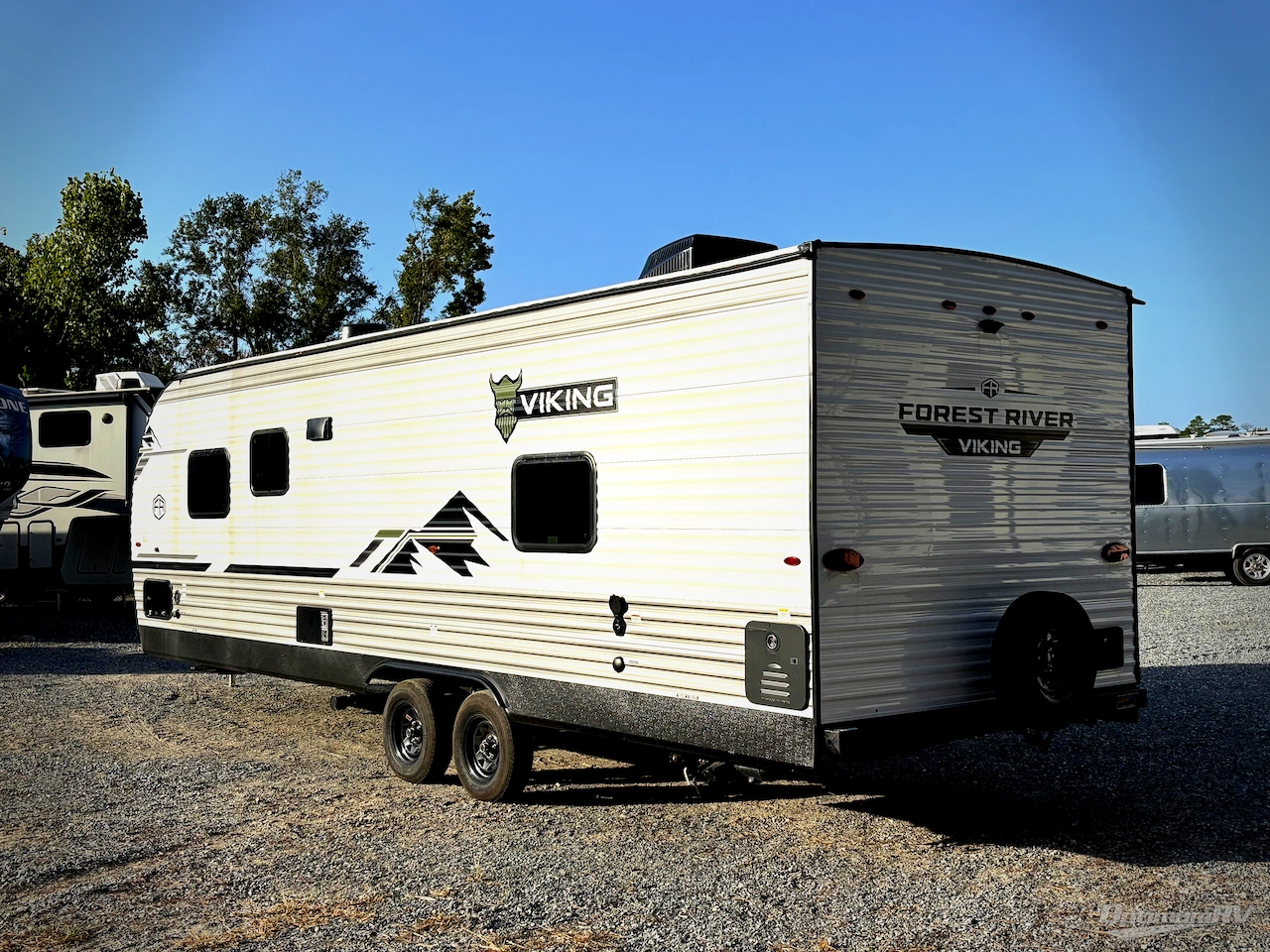 2025 Forest River Viking 5K Series 25QBH Photo 3