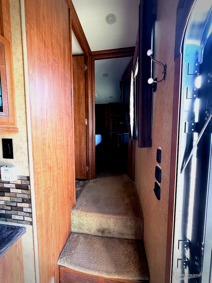2013 Jayco Eagle Premier 321RLTS Photo 8