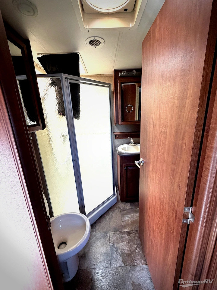 2013 Jayco Eagle Premier 321RLTS Photo 9