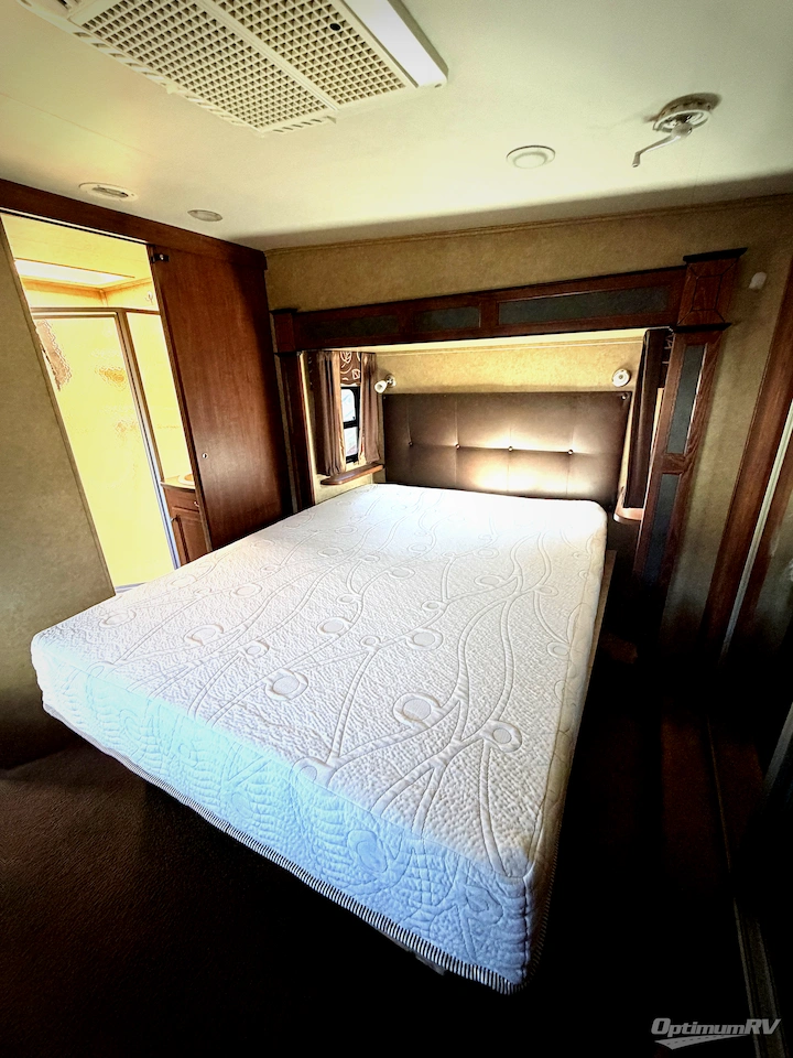 2013 Jayco Eagle Premier 321RLTS Photo 11