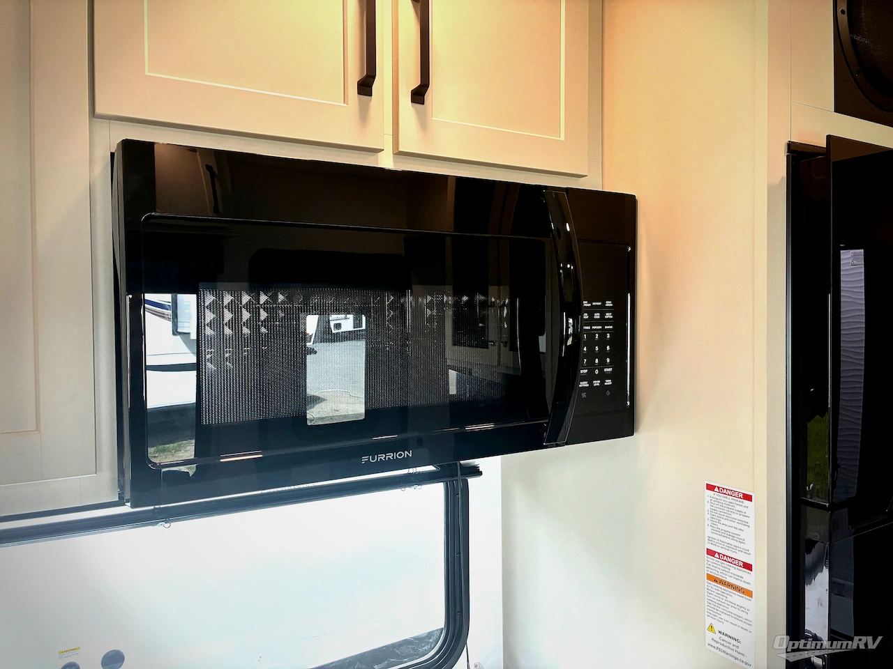 2026 Grand Design Momentum G-Class 21G Photo 9