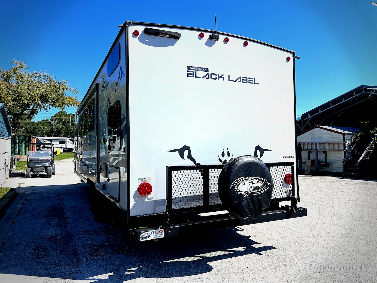 2024 Forest River Cherokee Grey Wolf 26DBH Photo 2