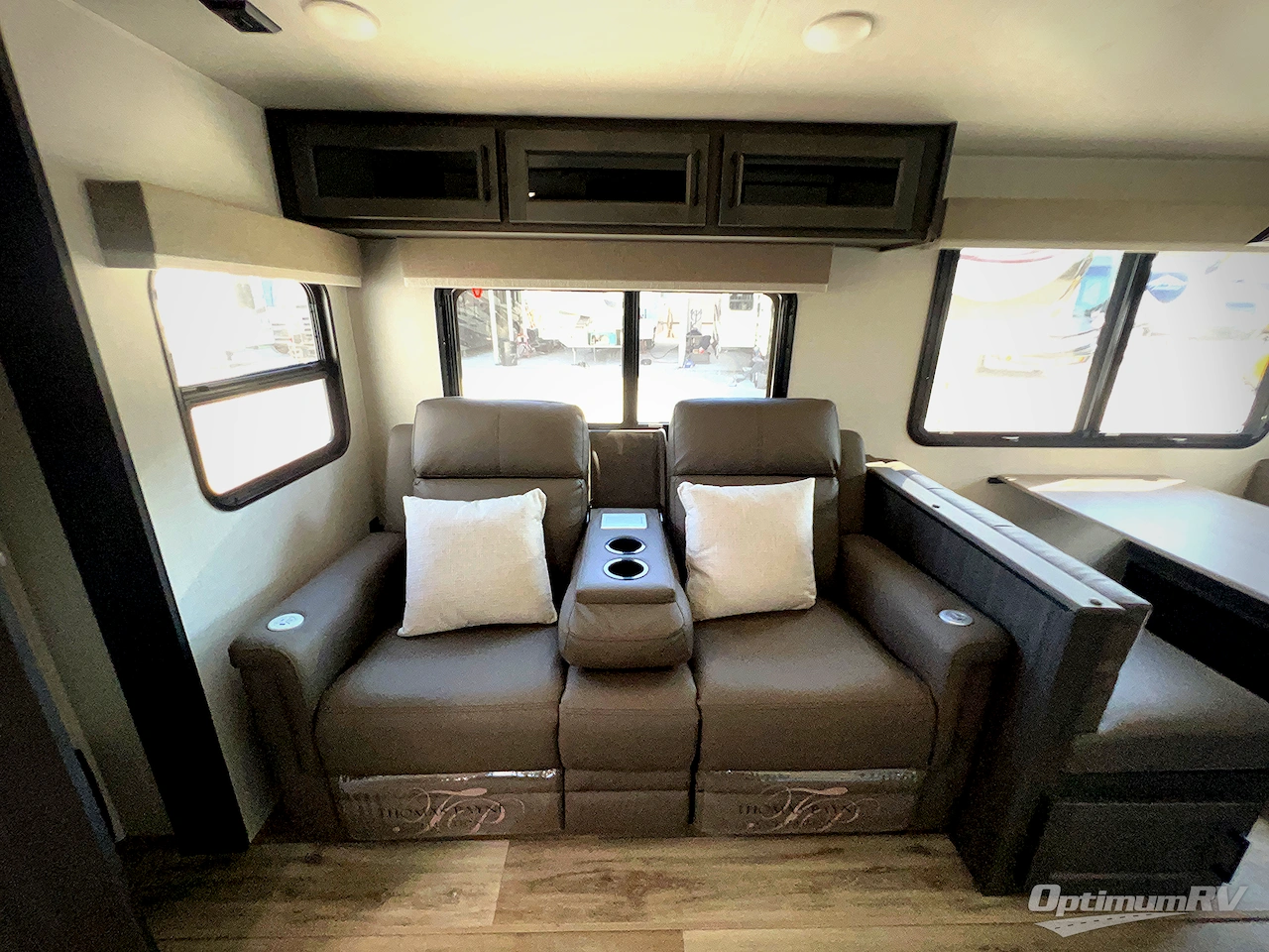 2025 Venture SportTrek Touring Edition STT292VRB Photo 6