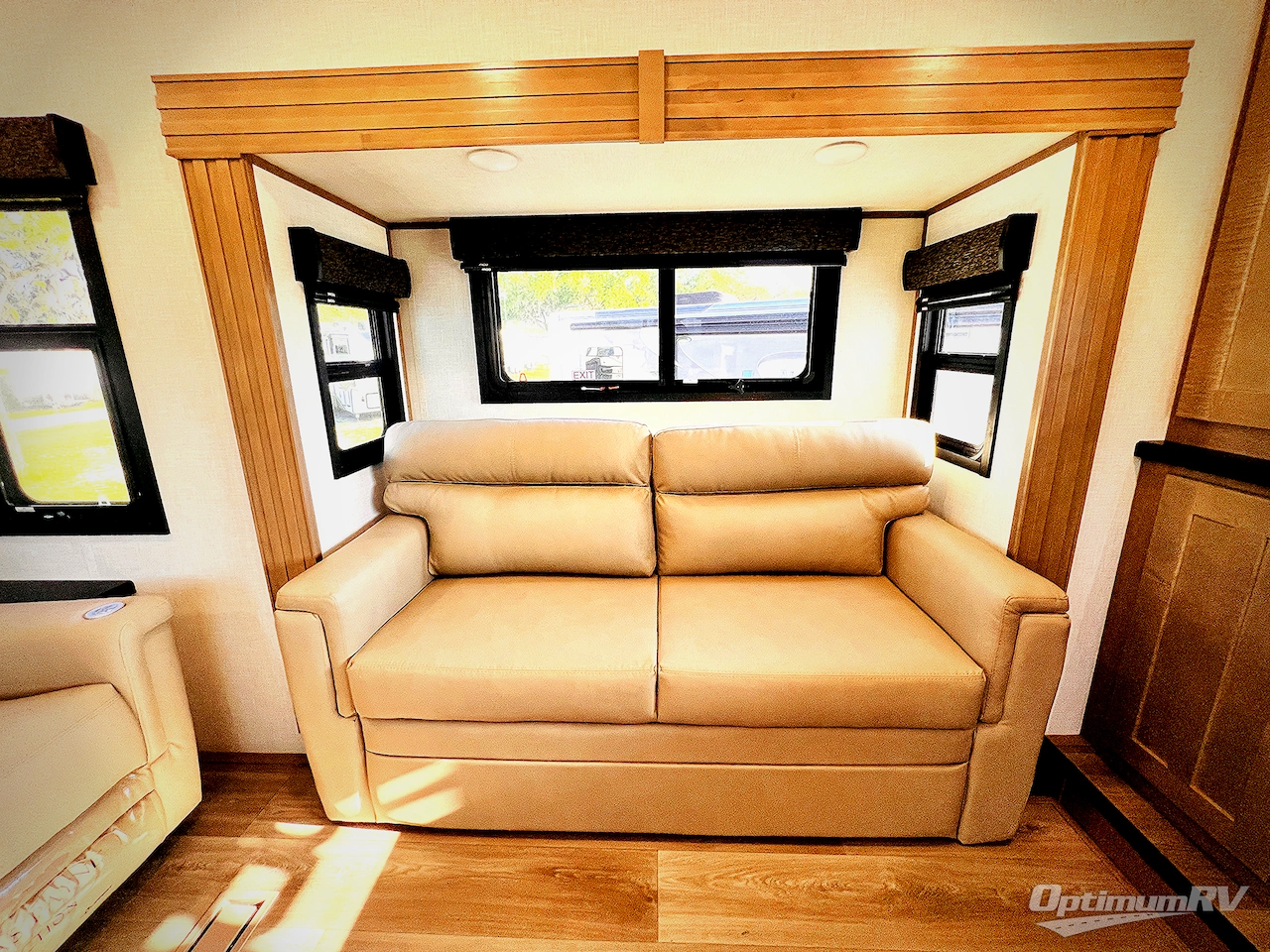 2025 KZ Durango Gold G388FLS Photo 11
