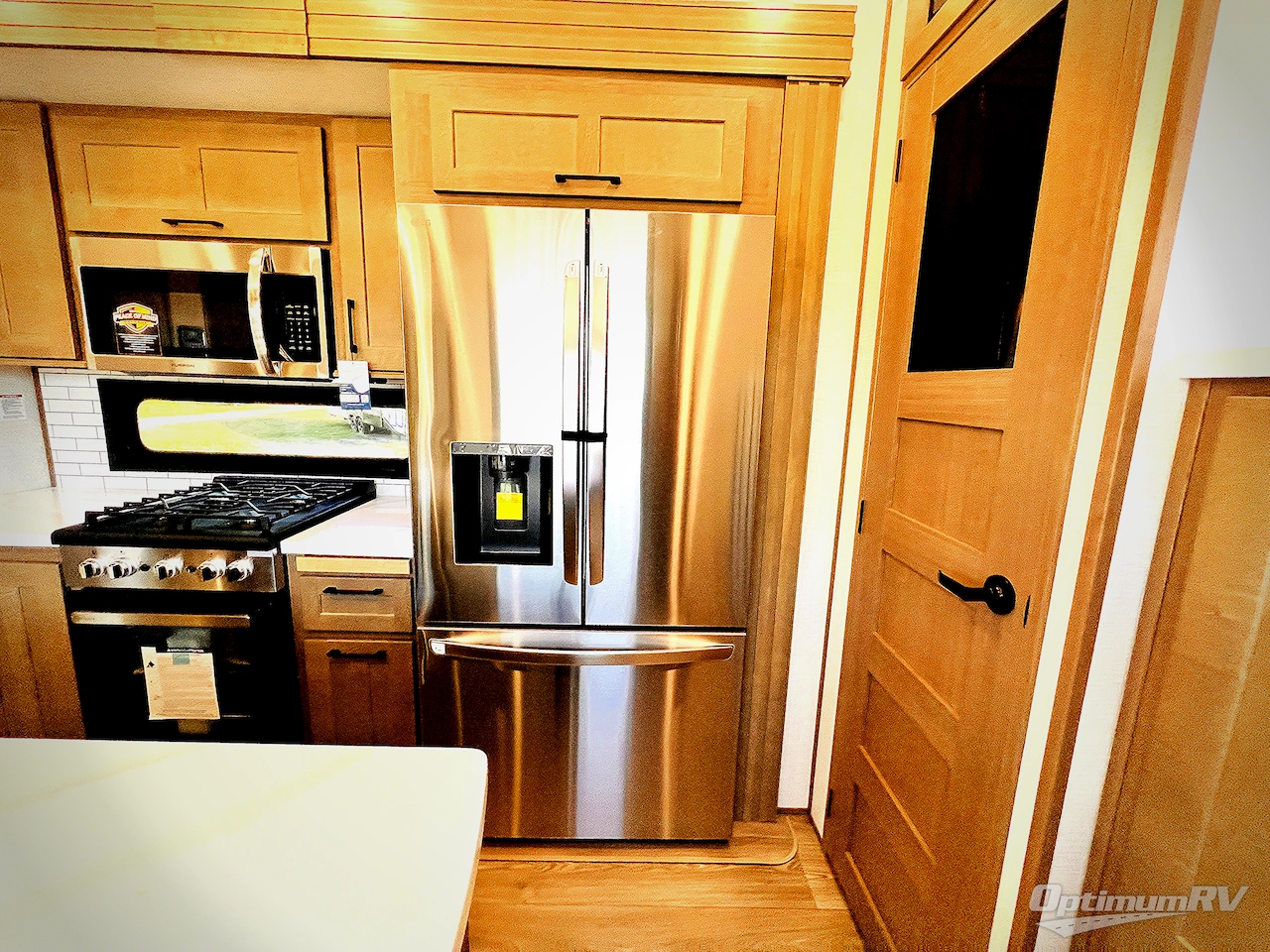 2025 KZ Durango Gold G388FLS Photo 16