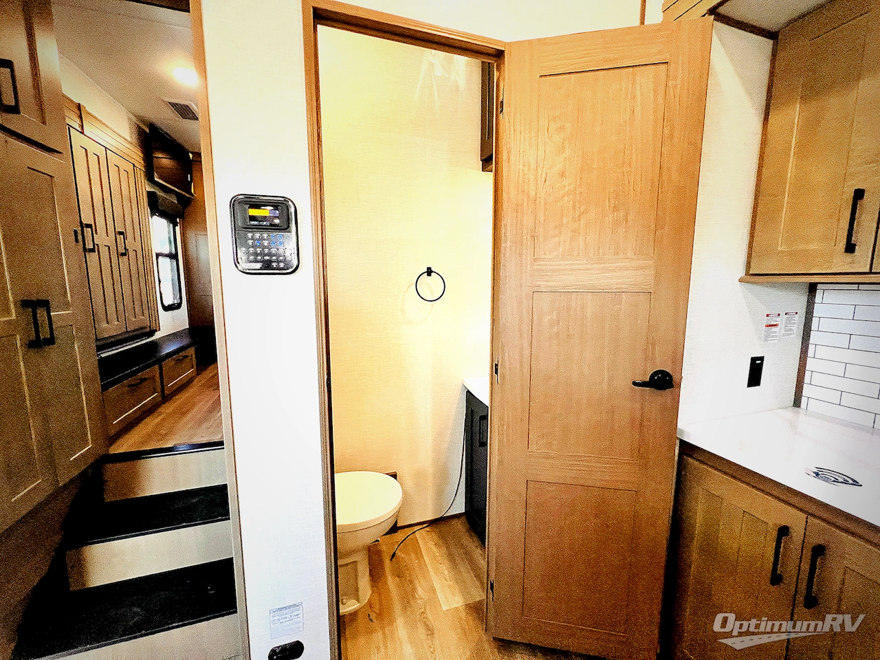 2025 KZ Durango Gold G388FLS Photo 18