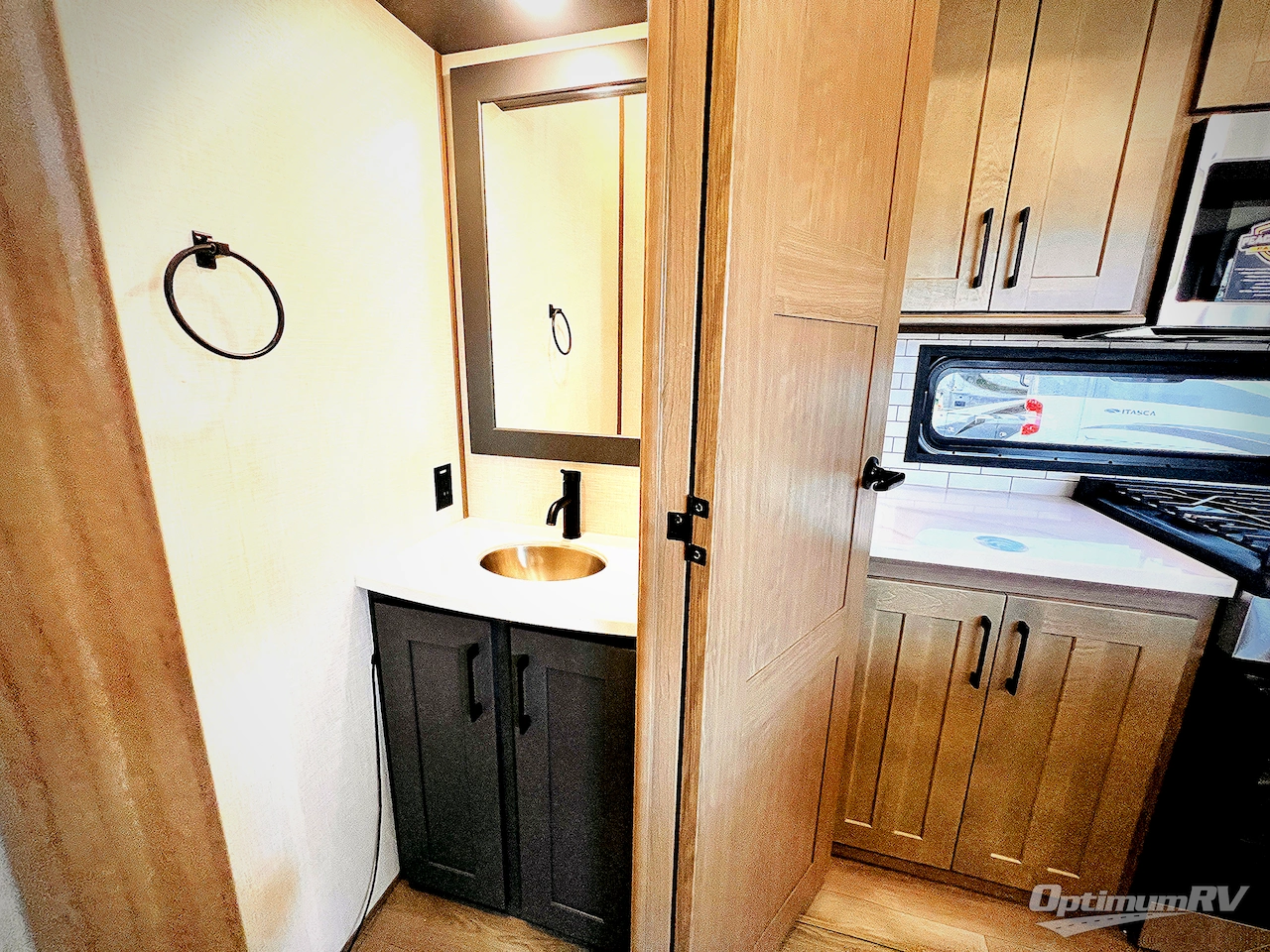 2025 KZ Durango Gold G388FLS Photo 19