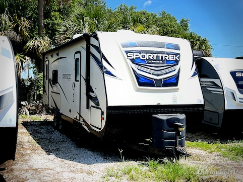 Used 2018 Venture SportTrek 251VRK Featured Photo