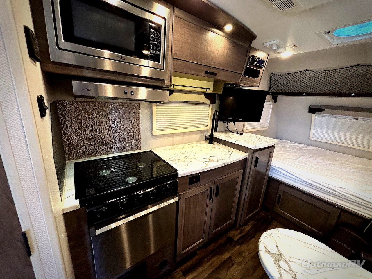 2021 Lance Lance 1475 Photo 6