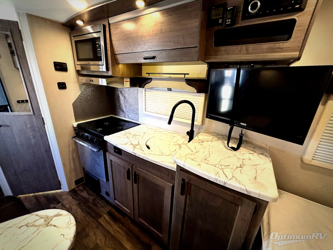 2021 Lance Lance 1475 Photo 10