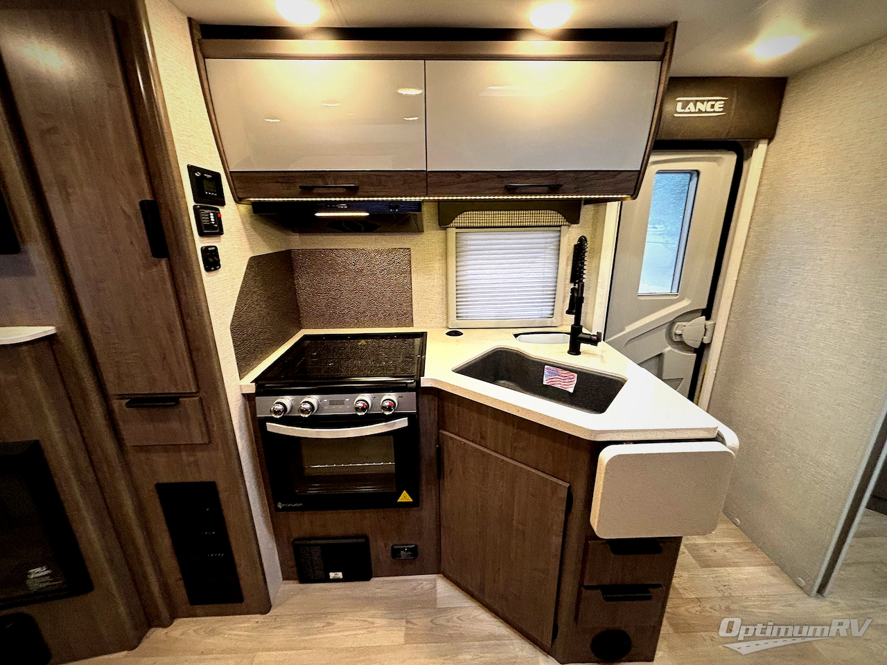 2026 Lance Lance Travel Trailers 2255 Photo 5