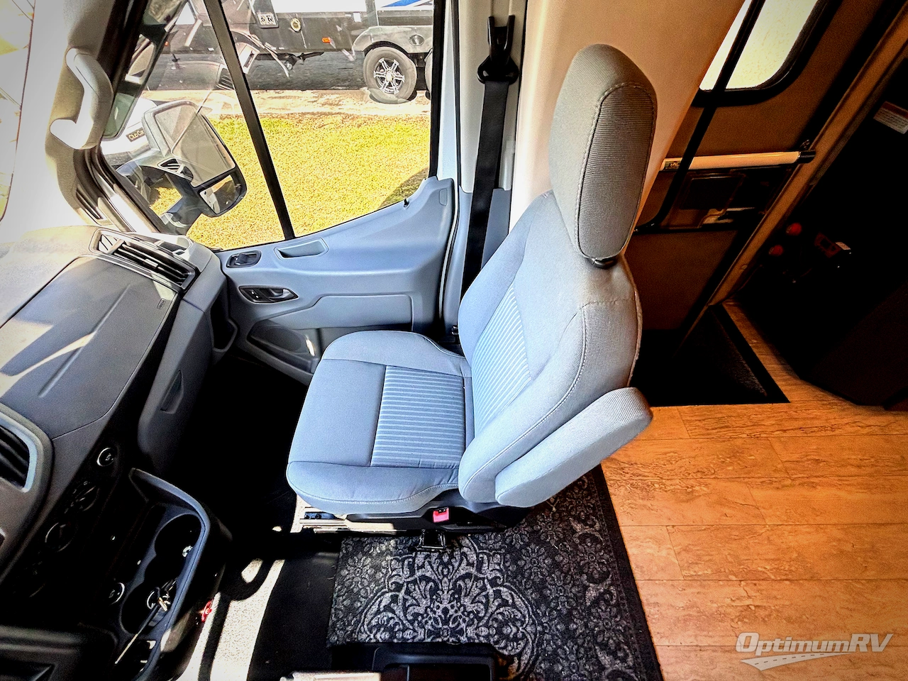 2016 Thor Gemini 23TR Photo 9